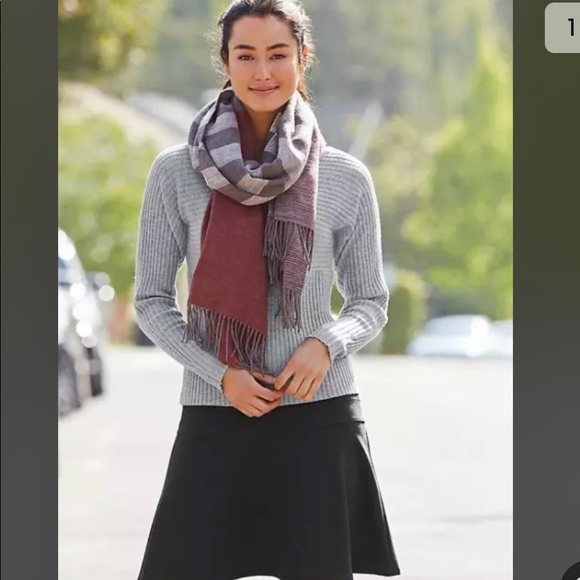 FINAL PRICE!
Athleta Ponte Twill Fit and Flare Skirt - Picture 3 of 8